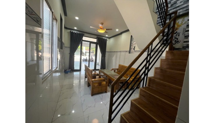 NHÀ THỦ ĐỨC MẶT TIỀN KINH DOANH _ XE HƠI TRÁNH.