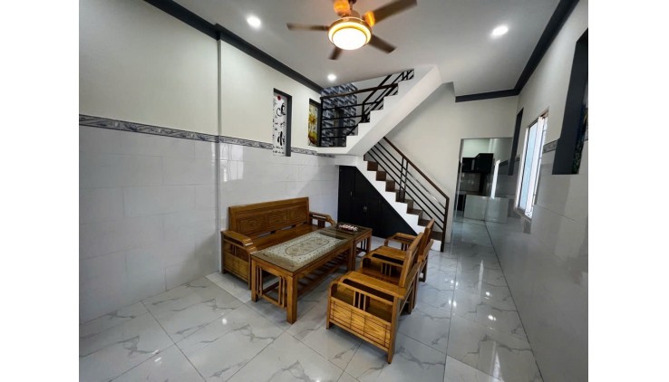 NHÀ THỦ ĐỨC MẶT TIỀN KINH DOANH _ XE HƠI TRÁNH.