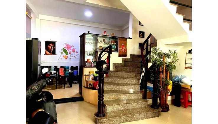 Nhà 50m2 Mặt Tiền đường Giải Phóng P4 Tân Bình, 3 tầng, chỉ 20 tỷ