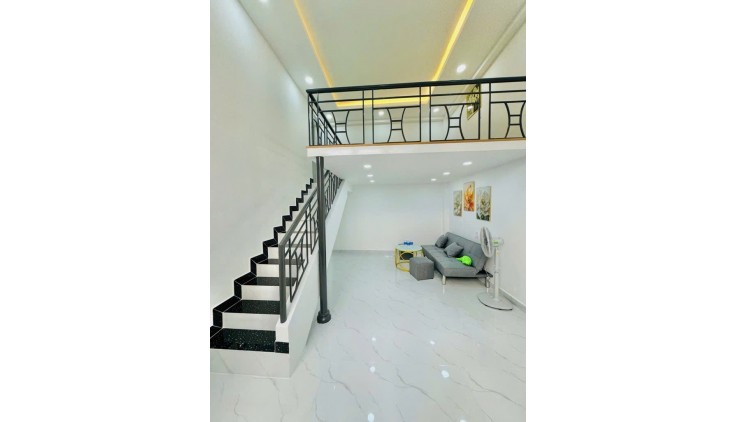 NƠ TRANG LONG.UNG BƯỚU - GIA ĐỊNH - SAU CĂN MẶT TIỀN 4.TỶ . NHỈNH.