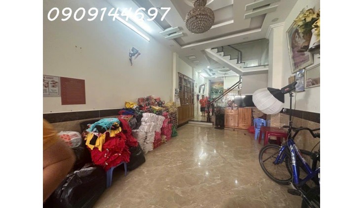 Bán Nhà 4 tầng Mặt tiền đường Hà Chương, phường Trung Mỹ Tây, Q12, dt 68m2 (4mx17m). Giá 6,7Tỷ