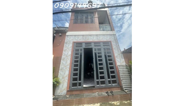 Nhà 3 tầng 1/ đường NGUYỄN VĂN QUÁ, phường ĐÔNG HƯNG THUẬN, Q12, dt 60m2 (5,8m/6,5mx10,5m) Hẻm xe tải thông. Giá 3,8Tỷ