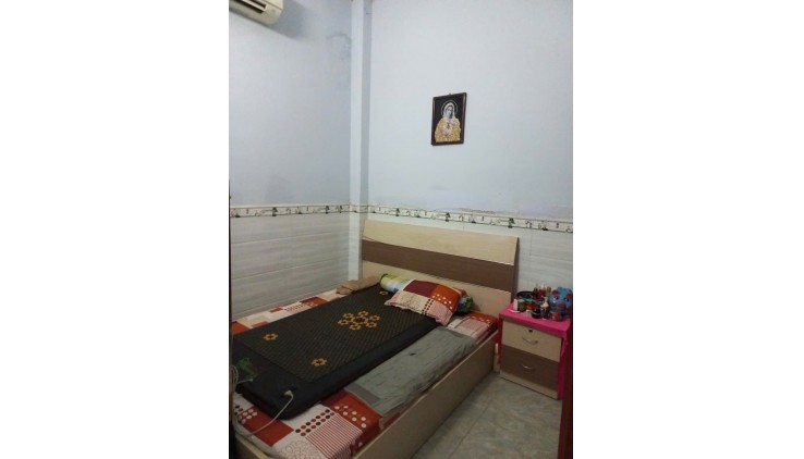Lê Văn Quới gần ngã tư 4 xã giápTân Phú hẻm 7m thông xe hơi vào nhà 49m2,5Tầng Nhỉnh 5tỷ
