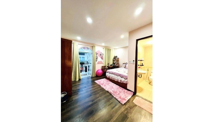 Ngay Sân Bay Tân Sơn Nhất, 50m2, 4 tầng, hẻm nhựa 6m. Giảm 1ty2