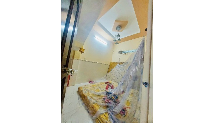 Bán nhà Tân Kỳ Tân Qúy- Bình tân( 4 *20m), xe xe tải, nhà đúc 2 lầu kiên cố, 50m ra mặt tiền, 6.2 tỷ