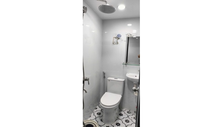 Âu cơ- Tân Bình, hẻm xe tải quay đầu, chỉ 2.950 (3*7m), 1 trệt, 2 lầu, đủ tiện ích, sổ  đẹp