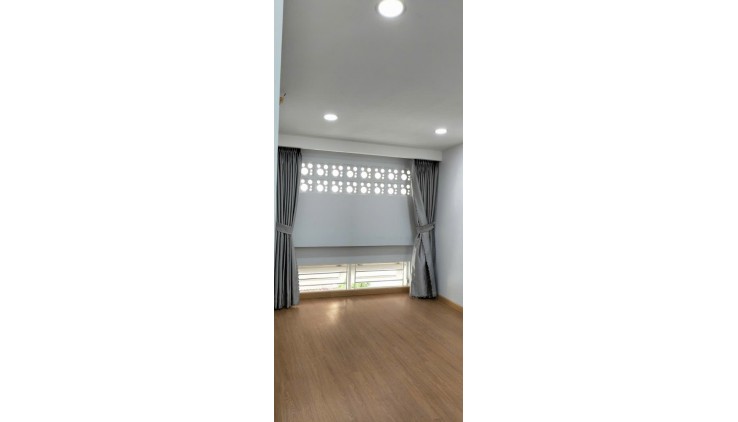 Âu cơ- Tân Bình, hẻm xe tải quay đầu, chỉ 2.950 (3*7m), 1 trệt, 2 lầu, đủ tiện ích, sổ  đẹp