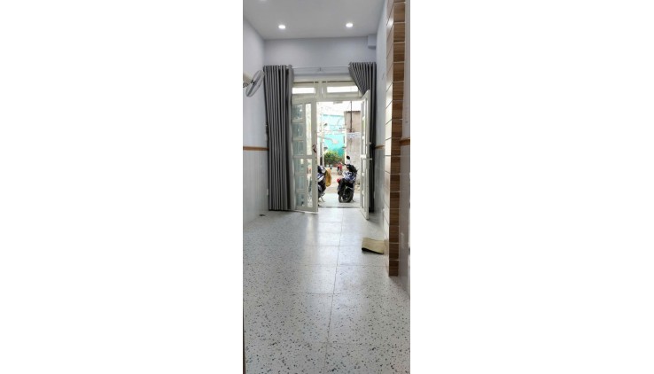 Âu cơ- Tân Bình, hẻm xe tải quay đầu, chỉ 2.950 (3*7m), 1 trệt, 2 lầu, đủ tiện ích, sổ  đẹp