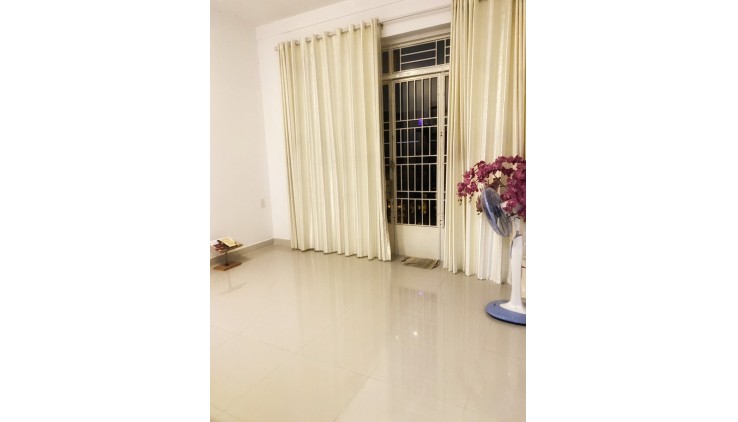 Bán nhà1/  hẻm oto kế MT Tân Hương quận Tân Phú 4 x 14-2 tang chỉ 4.7 tỷ tl