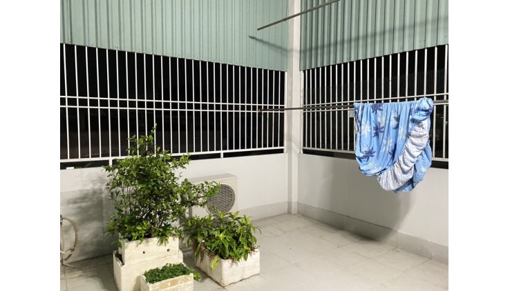 Bán nhà1/  hẻm oto kế MT Tân Hương quận Tân Phú 4 x 14-2 tang chỉ 4.7 tỷ tl