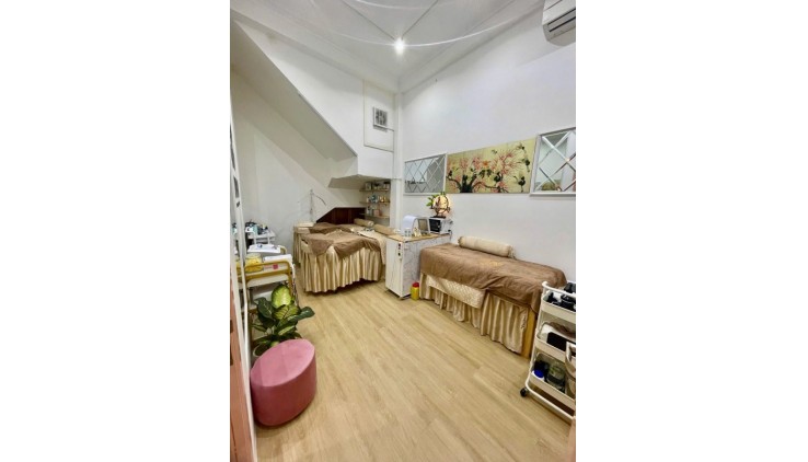 Quận 4 ! Sang Rẻ Spa – Phun Xăm Decor Đẹp, Sẵn Full Nội Thất Xịn Mới Đẹp, Tel : 0989678960 (chính chủ)