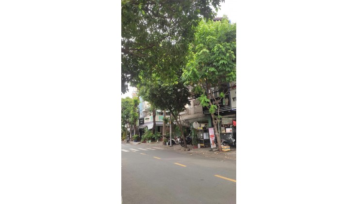 Cần bán nhanh căn nhà mặt tiền vị trí đẹp tại quận Tân Phú, TPHCM