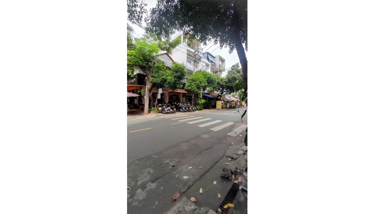 Cần bán nhanh căn nhà mặt tiền vị trí đẹp tại quận Tân Phú, TPHCM