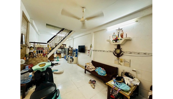 Bán nhà Gò Vấp- Thống Nhất( 3.55*11m), 2 lầu, pháp lý chuẩn , chủ thiện chí bán 
giá 3.39Tỷ