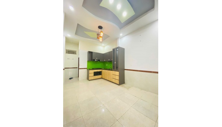 Bán Nhà Gần Công Viên Làng Hoa, Hẻm Xe Hơi, 51m2, 2 Tầng - Dọn Vào Ở Ngay - NHỈNH 5ty6