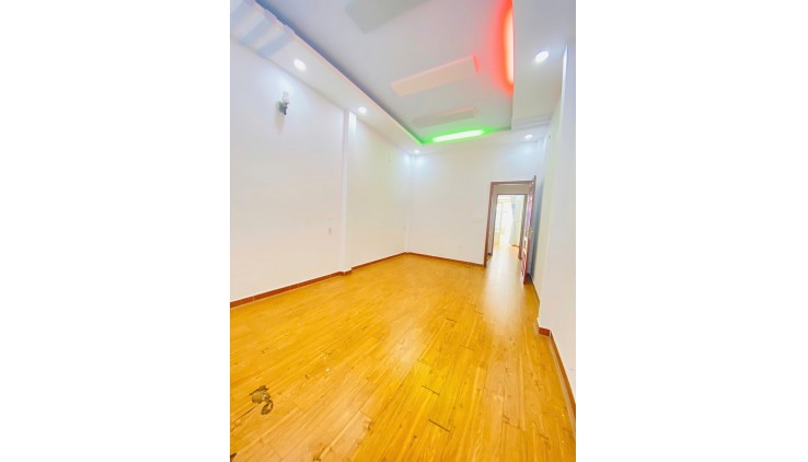 Bán Nhà Gần Công Viên Làng Hoa, Hẻm Xe Hơi, 51m2, 2 Tầng - Dọn Vào Ở Ngay - NHỈNH 5ty6