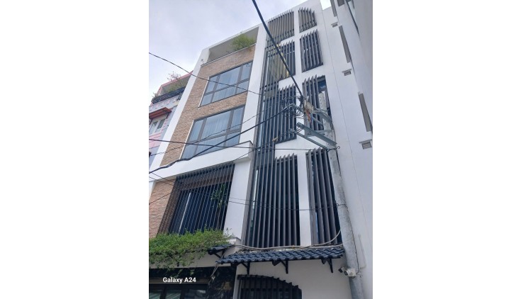 Nhà bán vị trí đẹp Hoàng Văn Thụ 83mz, 4 tầng, 7.5m x11m giá 22 tỷ Phú Nhuận