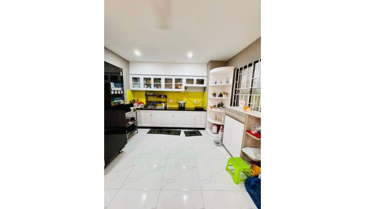 Bán căn hộ Chung Cư Cửu Long - Nơ Trang Long, 82m2 , 2 PN, có sổ, tặng hết nội thất, 3.6 tỷ