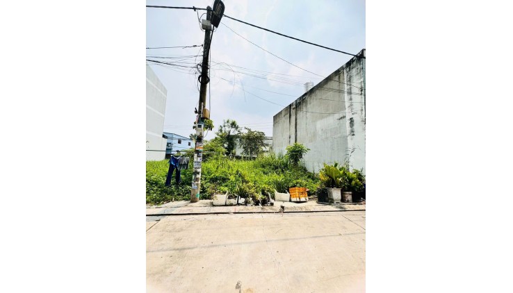 Bán lô đất  Hẻm 8m Tỉnh lộ 10, ngay QL1A, 10p qua Aeon Tên Lửa, 4x18m, giá 3 tỷ.
