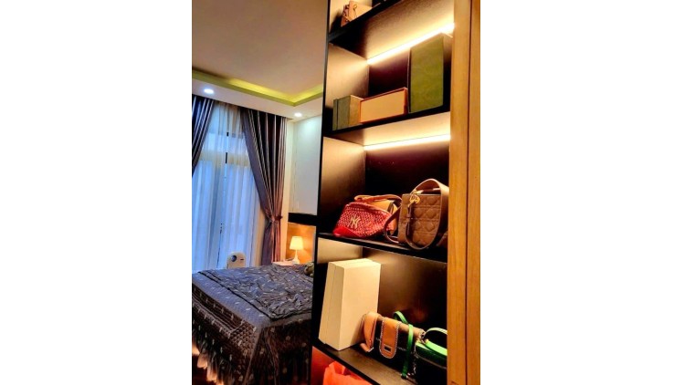 Biệt thự Vip, P lô, Tam Bình Thủ Đức, DtS 157m2, 3 tầng kiêng cố, giá chỉ hơn 5Ty