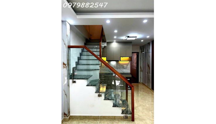 Bán nhà đẹp Bình Thạnh - 1 sẹc  hẻm xe hơi  XVNT- gần ngã tư Hàng Xanh - 50m2 - Giá : 8.9 tỷ