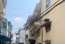 Bán Nhà HXH Thông Hồng Bàng, Phường 1, Quận 11. DT 46m2 x 4 Tầng (4.1 x 12). Giá 6.85 tỷ TL.