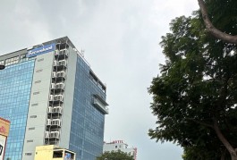 Bán CHDV hẻm xe 45 chỗ Nguyễn Oanh ngang 7.3m 240m2 7 lầu có hầm 90PN TN 360tr chỉ 52 tỷ.