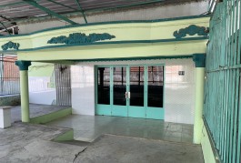 Cho thuê MB có 2 sân rộng rãi Bình Chánh, DT 285,7m2, điện nước riêng, 2PN, 1 bếp, 1WC