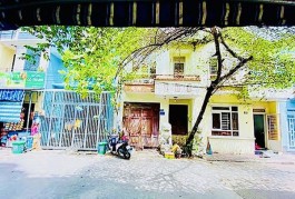 62M 0 LG —NGANG 5,5 NỞ HẬU - ĐƯỜNG 8M THÔNG - 3P QUA AEON TÂN PHÚ NHÍCH 4 TỶ TL