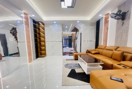 NHÀ 5 TẦNG TK SANG TRỌNG HIỆN ĐẠI HẺM NHỰA 7M - LÊ VĂN QUỚI - 5 Lầu - THANG MÁY.