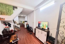 A - Nhà Bán Hẻm Lê Văn Sỹ - Diện tích 54.4 m², 3 Tầng, 4 Phòng Ngủ, 4 Toilet - Giá 5 tỷ 2.