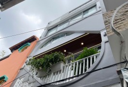 Nhà siêu đẹp - thiết kế hiện đại . 38M2 - lý thái tổ - tặng toàn bộ nội thất - NGANG 4M - AN NINH - 4 TẦNG