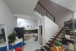 Bán Nhà Tám Danh ,phường 4 Q8, Lô gốc HXH , 
2 lầu,   60m2  chỉ  6,8 tỷ