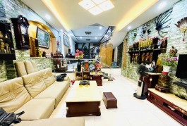 Bán nhà Ung Văn Khiêm, P.25, Bình Bình, ngang 5.1m x 23m, 5 tầng , chỉ 22 tỷ