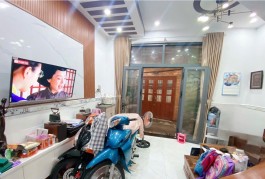 Bán nhà đường Quang Trung chiều ngang bề thế 4.5m chỉ 3 TỶ