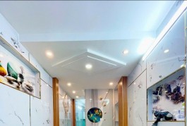 Sát mặt tiền Q4 
Ngang 3 Dài 11 m2 
ĐÚC XÂY MỚI 5 TẤM 
4 tỷ