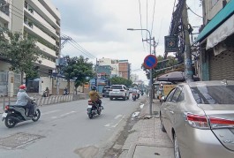 Bán nhà HXH, đường Huỳnh Tấn Phát quận 7, ngang 4, chủ nhiệt bán.