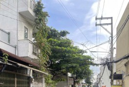 Hẻm xe tải né nhau, giá chỉ 4,3tỷ.