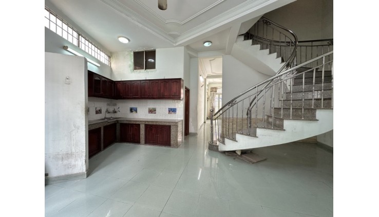 Nhà MẶT TIỀN đường NGUYỄN THƯỢNG HIỀN - B THẠNH -  nở hậu 10m x 17m.