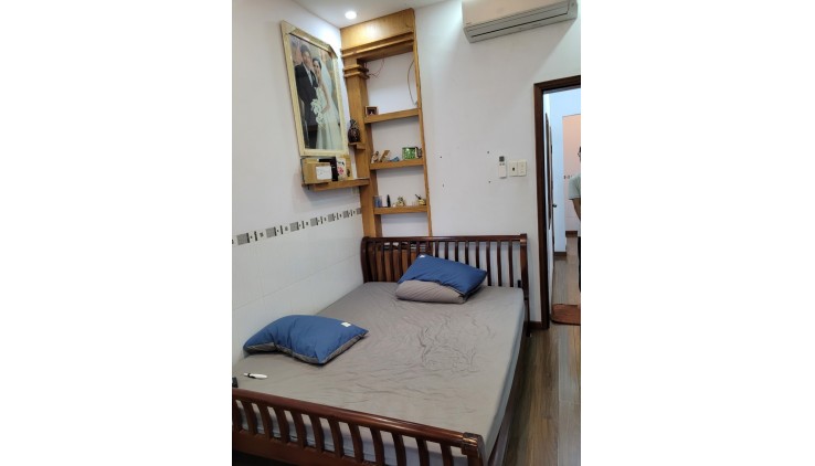 Bán nhà về quê, giá 6.8 tỷ còn tl, đường NGUYỄN THƯỢNG HIỀN, 3 lầu