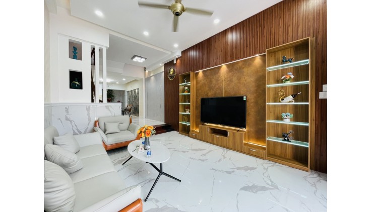 Bán nhà đường Lê Văn Sỹ, 70m2, 2 mặt hẻm thoáng, 6.8 tỷ