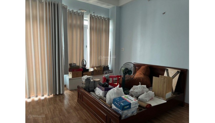 Chuyển chỗ ở bángấp nhà 3 tầng 8x16m, đường 10m Lê Thúc Hoạch, giá chỉ 16 tỷx
