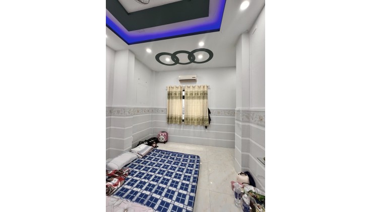 Chỉ 3.5 tỷ - Nhà 4 Tầng 4x6 BTCT, gần MT Nguyễn Sơn, Trung Tâm Q. Tân Phú,