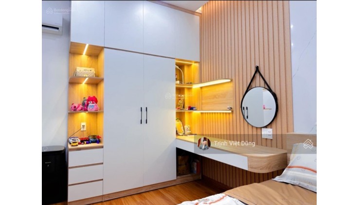 Nhà 3 tầng, mới đẹp 80m2, hẻm xe hơi, gần đường Lê Văn Thịnh, Quận 2, giá nhỉnh 5 tỷ