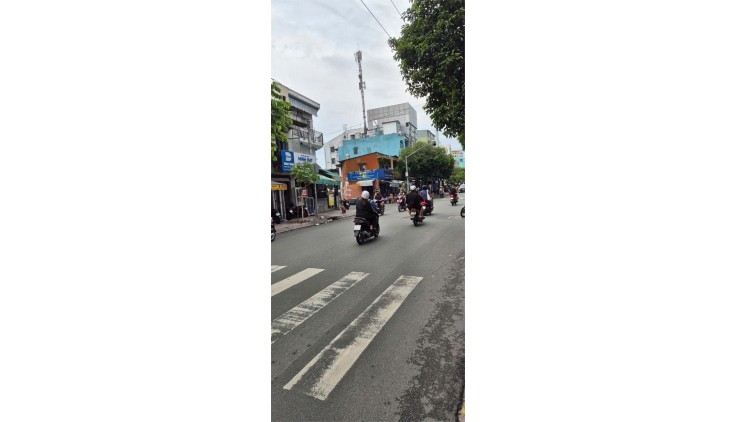 *** CHO THUÊ NHÀ MẶT TIỀN KD SUNG & SẦM UẤT GẦN VÒNG XOAY LÊ ĐẠI HÀNH Q11