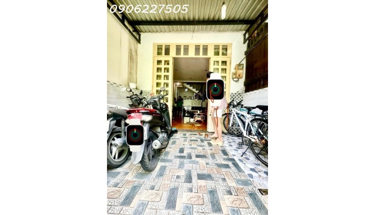 CẦN BÁN NHÀ ĐẸP - QUẬN 2 - GIÁ HỢP LÝ