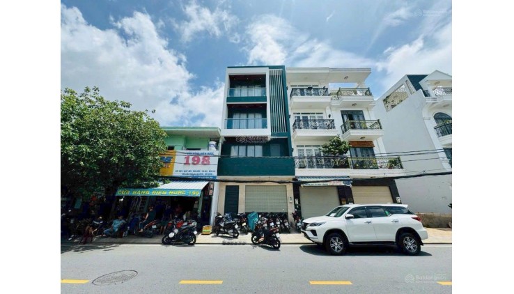 **Bán Gấp,Mặt Tiền Kinh Doanh NGÔ QUYỀN Q5 (5x18.5),6Tầng,Full ToànToàn Bộ Nội Thất Xịn 23 Tỷ