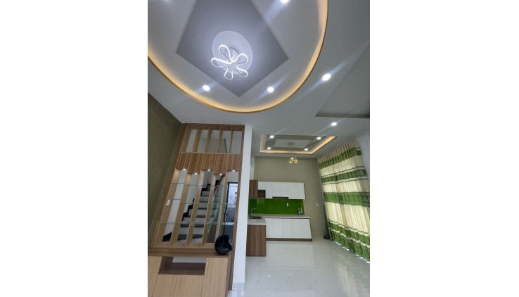Chỉ 4.1 tỷ bán gấp nhà NGUYỄN TRỌNG TUYỂN, 4m x 10m, 3 lầu.