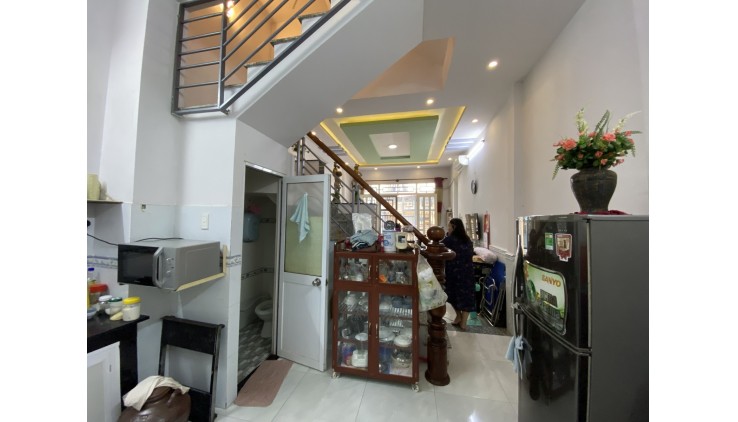 BÁN NHÀ 2 TẦNG, 38M2, NGÕ CHIẾN LƯỢC, BÌNH TRỊ ĐÔNG, BÌNH TÂN - GIÁ CHỈ 3.8 TỶ - SỔ HỒNG CHÍNH CHỦ