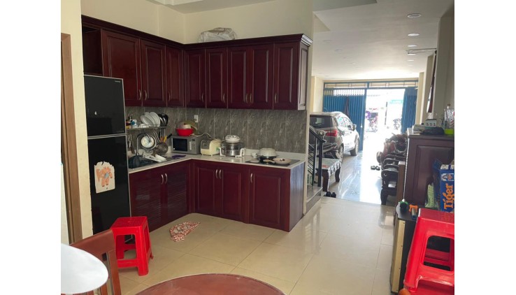 Nhà 4.5 tỷ, NGUYỄN VĂN ĐẬU, 4m x 13m, 4 lầu, cho thuê 20tr.